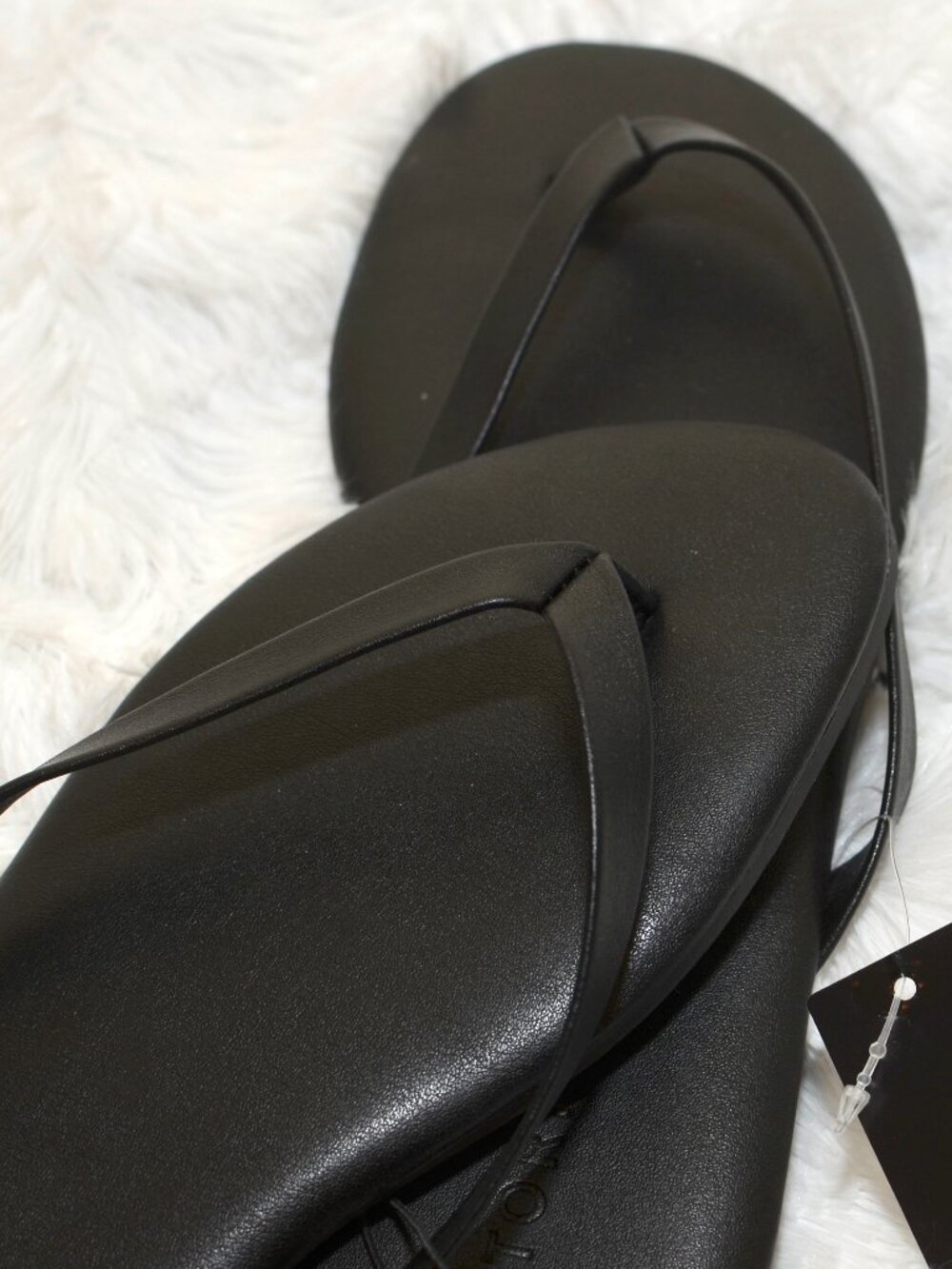 NWT Torrid 9 Black Sunnie Strappy Thong Flip Flops – Extra Wide Width (WW) - Picture 3 of 6
